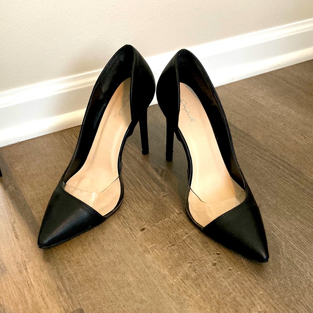 Qupid Black and  Clear point pumps